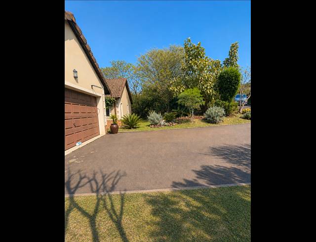 3 BEDROOM HOUSE FOR SALE IN CLIFTON HILL ESTATE